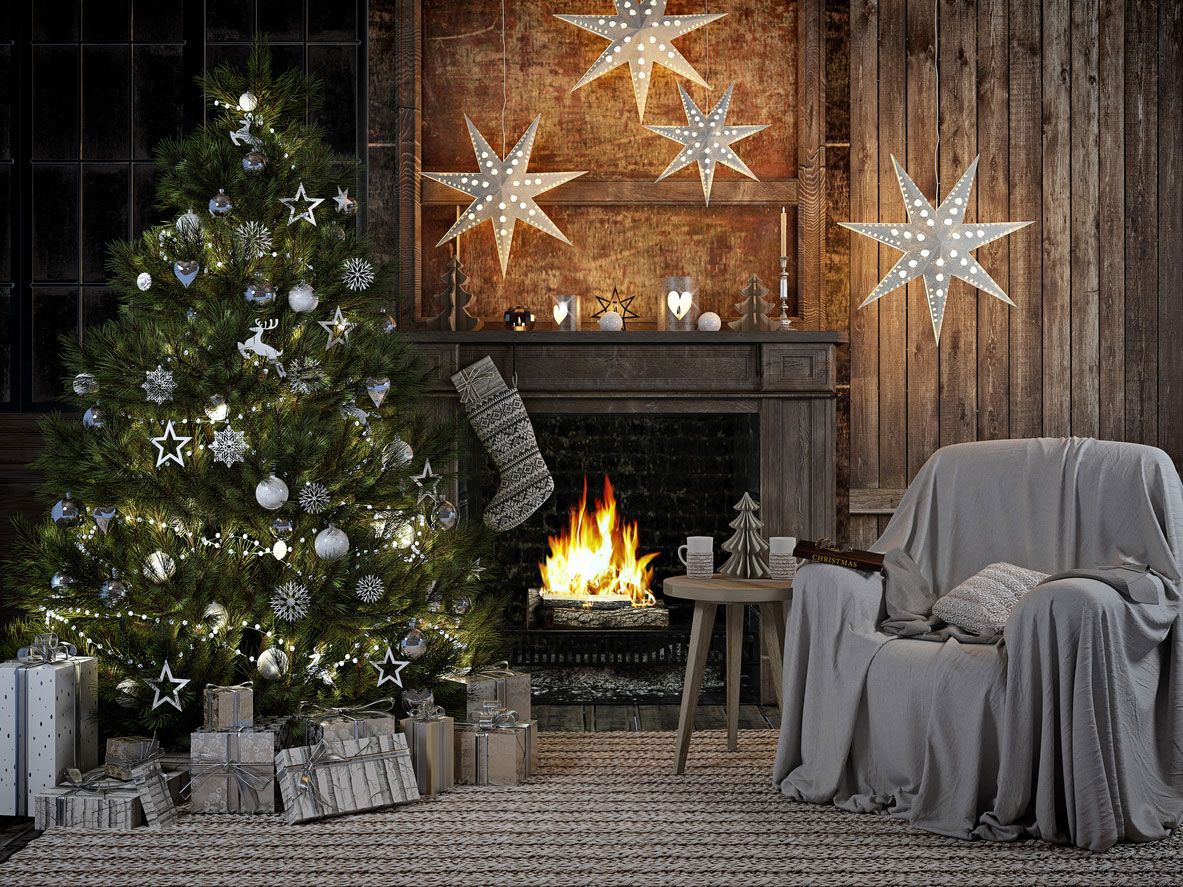 Árbol de Navidad junto a chimenea