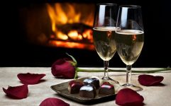 copas, rosas y chimenea San Valentín