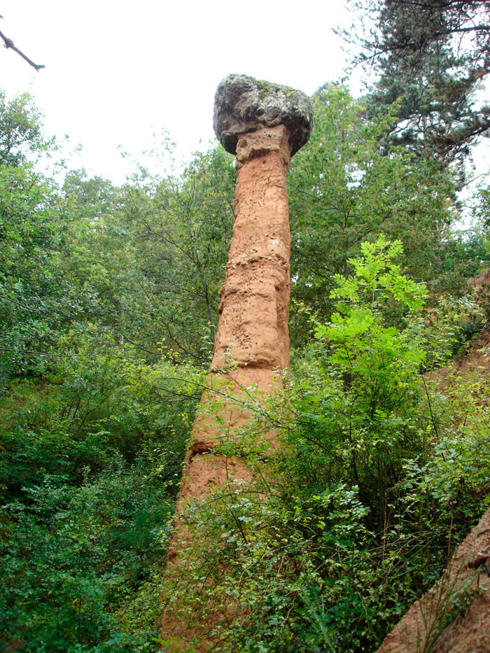 Chimenea de Hadas. Cotteuge, Puy-de-Dôme, Francia.