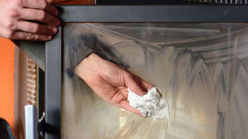 Cómo limpiar el cristal de la chimenea - 7 trucos útiles